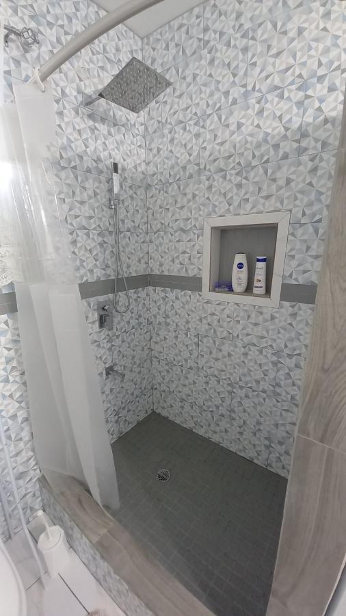 Cozy Vacation Retreat With Free Parking Apartman Roseau Kültér fotó